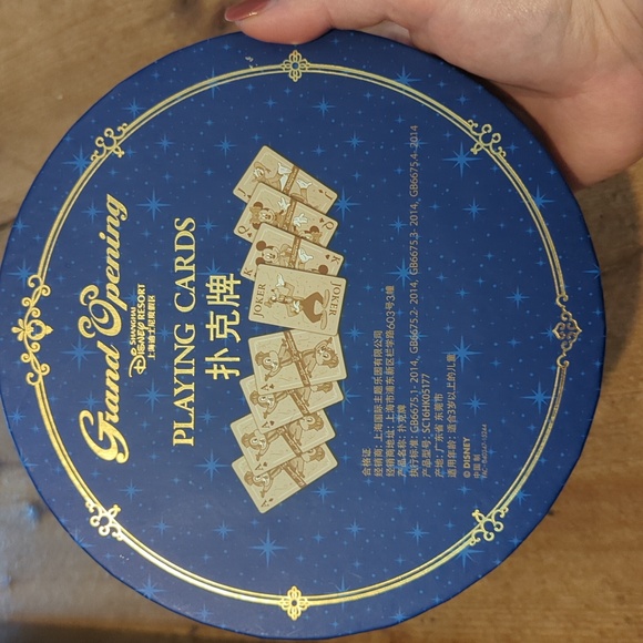 Disney Shanghai Grand Opening Gold (Plastic) Playing Cards in Original Box - Picture 3 of 3